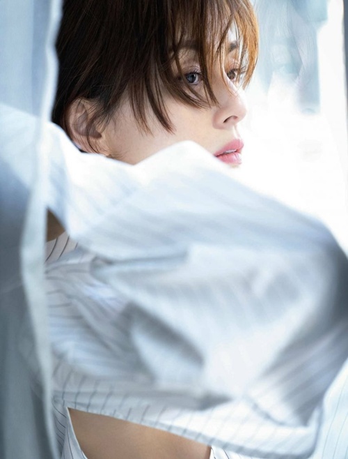 중년배우중 탑이다